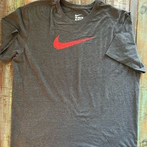 Nike Mens XXL T-shirt